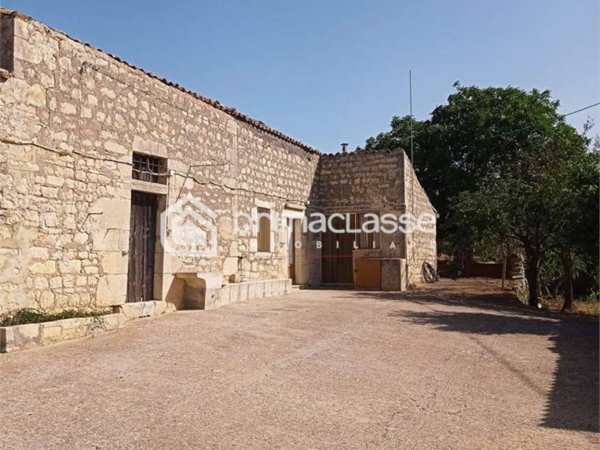 casa indipendente in vendita a Modica in zona Modica Alta