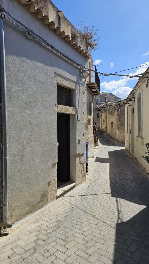 casa indipendente in vendita a Modica in zona Modica Alta
