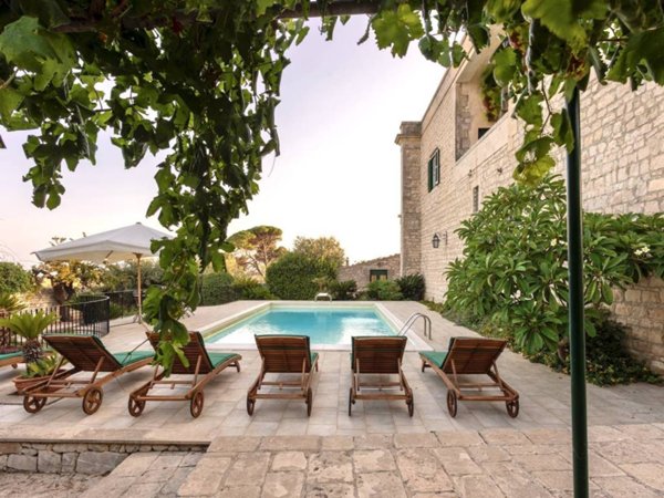 casa indipendente in vendita a Modica
