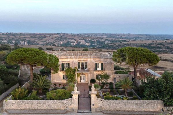 casa indipendente in vendita a Modica