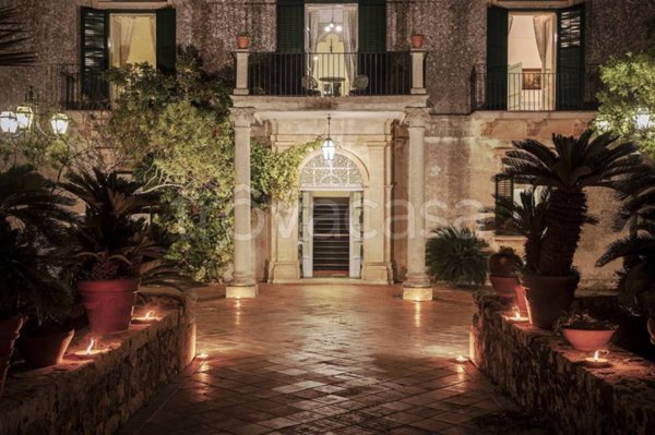 casa indipendente in vendita a Modica