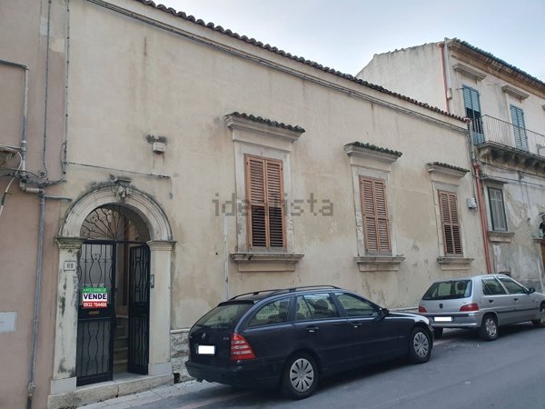 casa indipendente in vendita a Modica in zona Modica Bassa