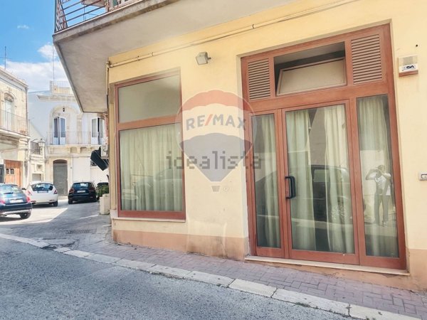 locale commerciale in vendita a Modica in zona Modica Alta