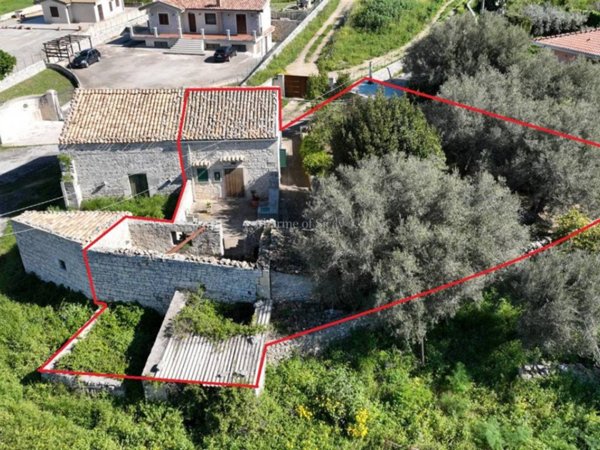 casa indipendente in vendita a Modica in zona Modica Alta