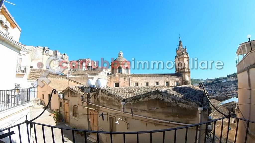 casa indipendente in vendita a Modica