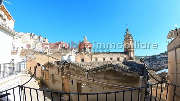 casa indipendente in vendita a Modica in zona Modica Alta