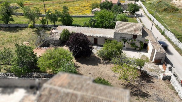 casa indipendente in vendita a Modica in zona Frigintini