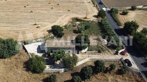 casa indipendente in vendita a Modica in zona Sacro Cuore