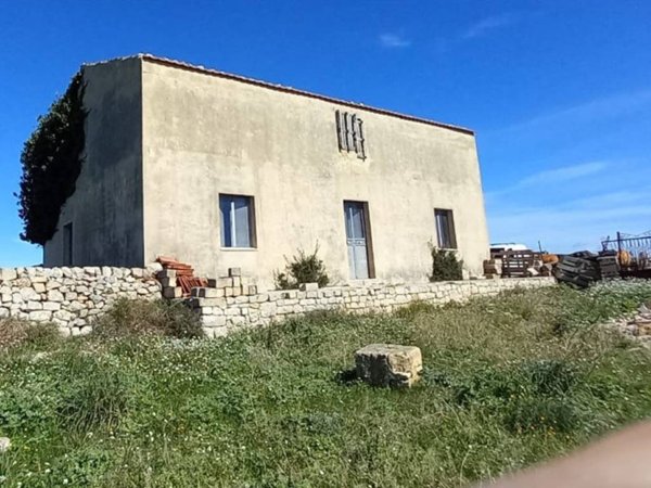 casa indipendente in vendita a Modica