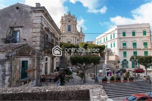 casa indipendente in vendita a Modica in zona Modica Alta