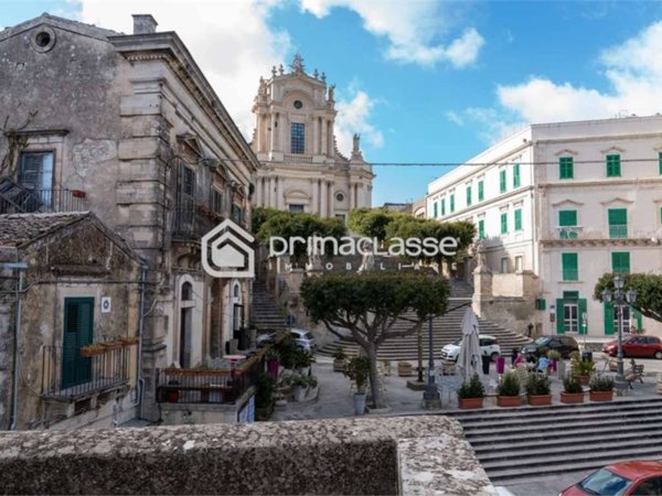 casa indipendente in vendita a Modica in zona Modica Alta