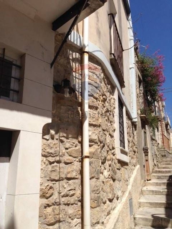 casa indipendente in vendita a Modica in zona Modica Bassa