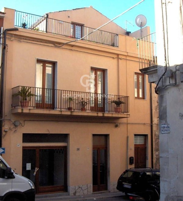 casa indipendente in vendita a Modica