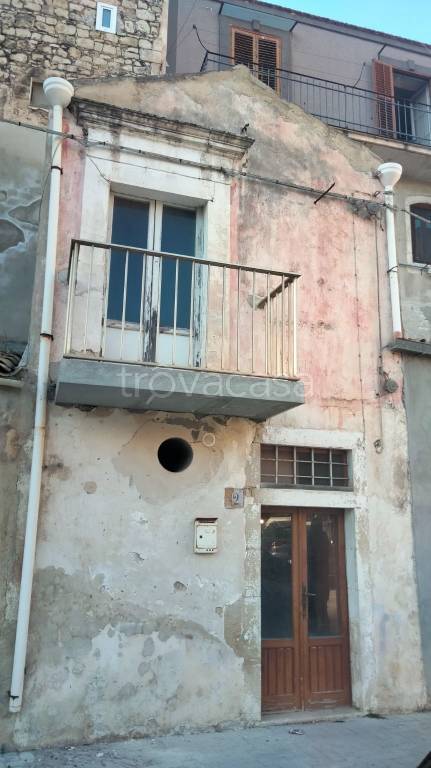 casa indipendente in vendita a Modica