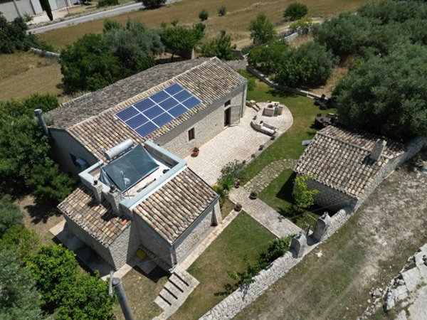casa indipendente in vendita a Modica