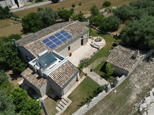 casa indipendente in vendita a Modica in zona Frigintini