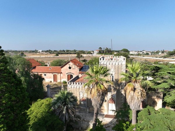 casa indipendente in vendita a Modica