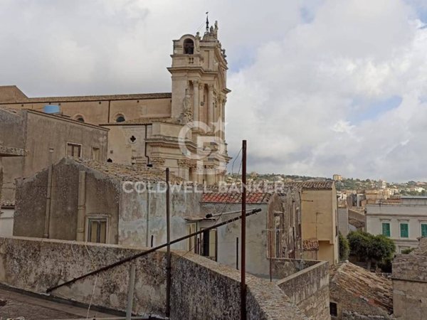 casa indipendente in vendita a Modica in zona Modica Alta