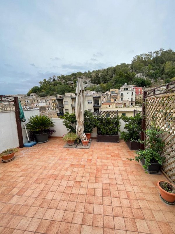 casa indipendente in vendita a Modica in zona Modica Bassa
