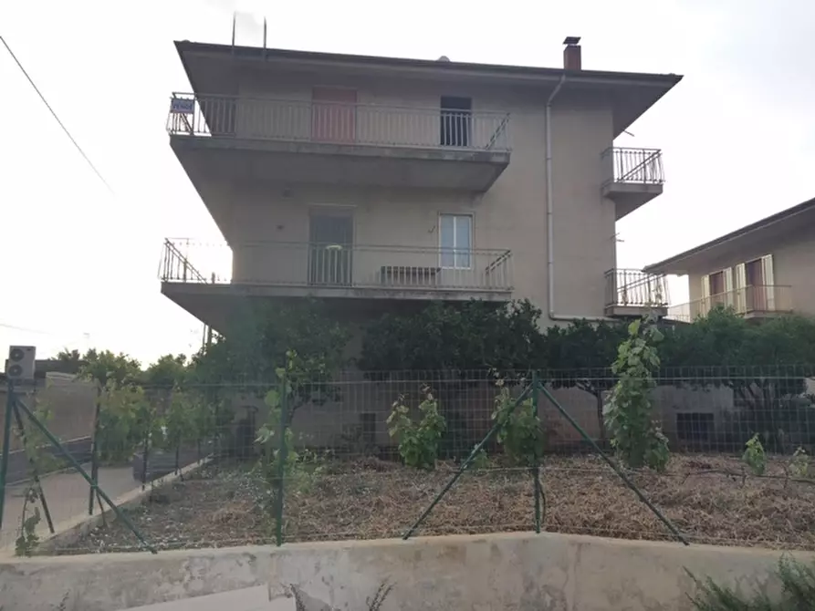 casa indipendente in vendita a Modica