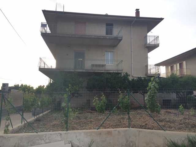 casa indipendente in vendita a Modica in zona Sacro Cuore
