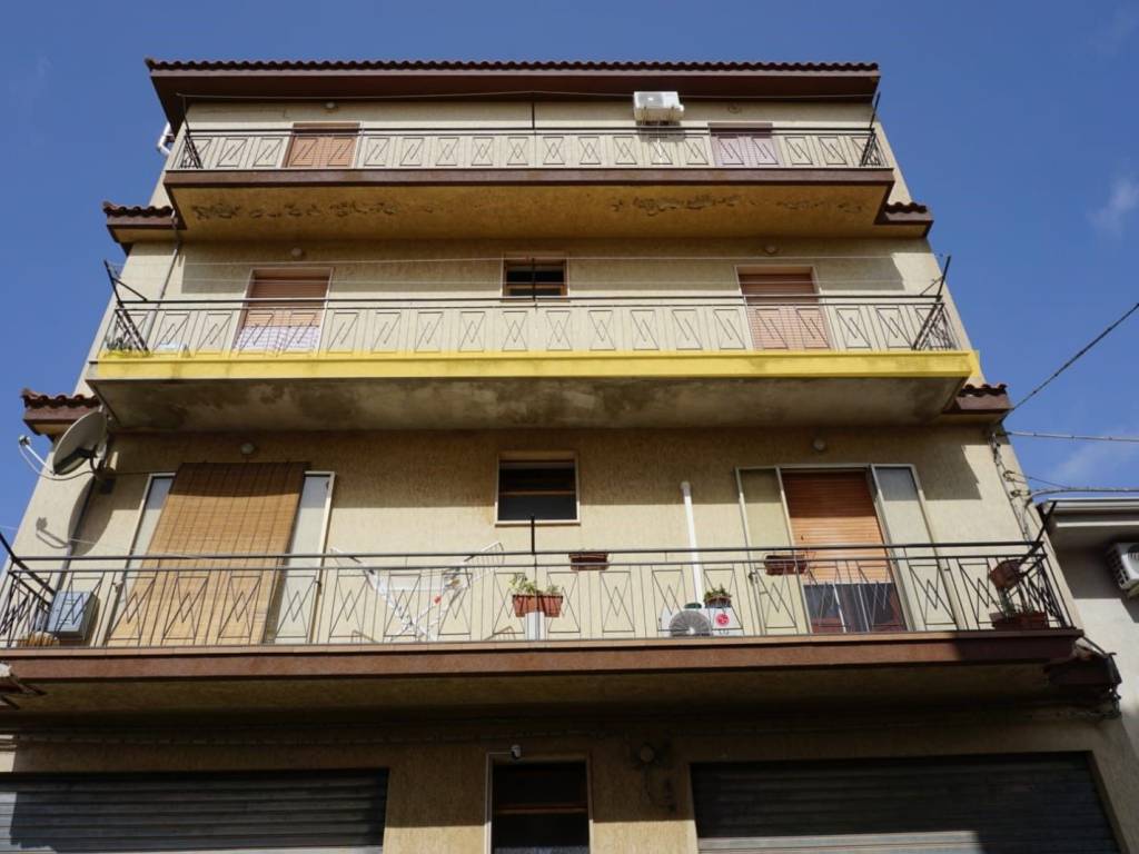 intera palazzina in vendita a Modica in zona Sacro Cuore