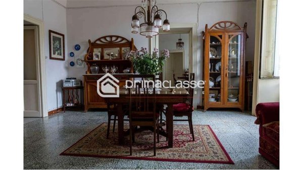 casa indipendente in vendita a Modica