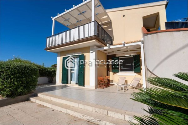 casa indipendente in vendita a Modica