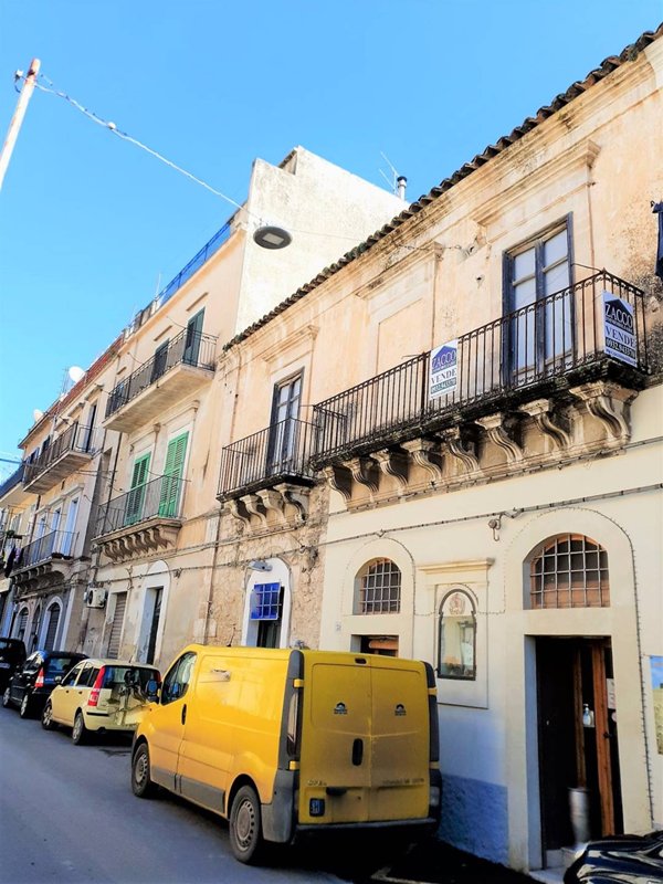 casa indipendente in vendita a Modica