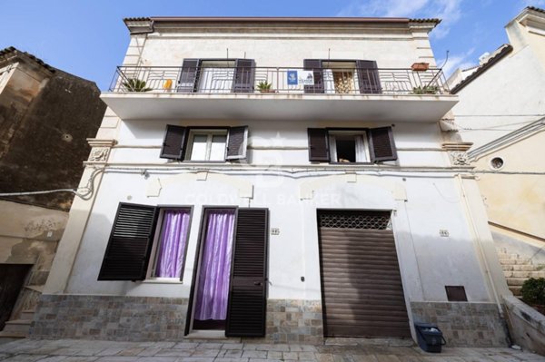 casa indipendente in vendita a Modica in zona Modica Bassa