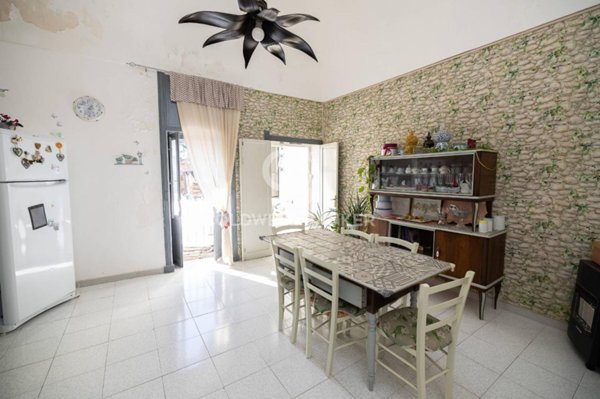 casa indipendente in vendita a Modica in zona Modica Alta