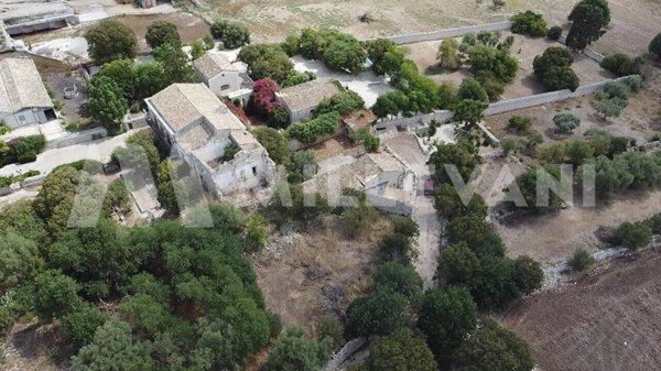casale in vendita a Modica in zona Sacro Cuore