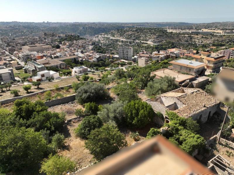 casa indipendente in vendita a Modica in zona Modica Alta