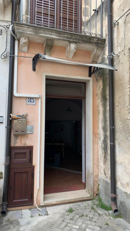 casa indipendente in vendita a Modica