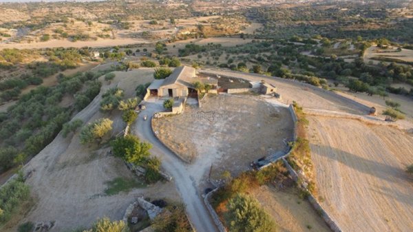 casa indipendente in vendita a Modica