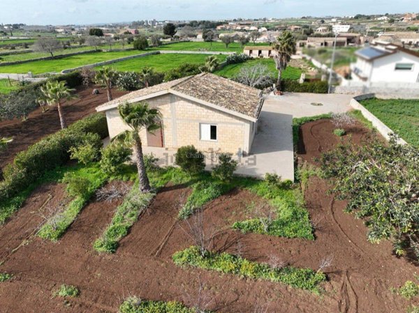 casa indipendente in vendita a Modica in zona Sacro Cuore