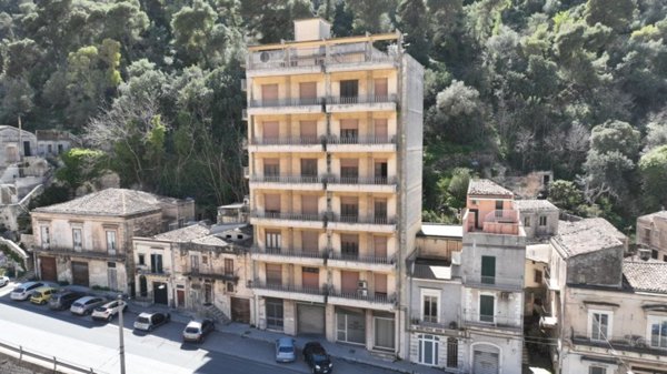 locale commerciale in vendita a Modica in zona Modica Bassa