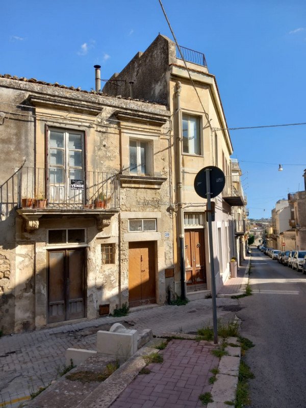 casa indipendente in vendita a Modica in zona Modica Alta