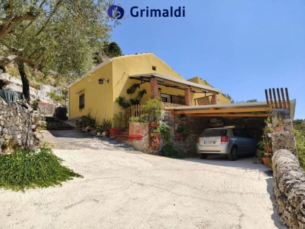 casa indipendente in vendita a Modica