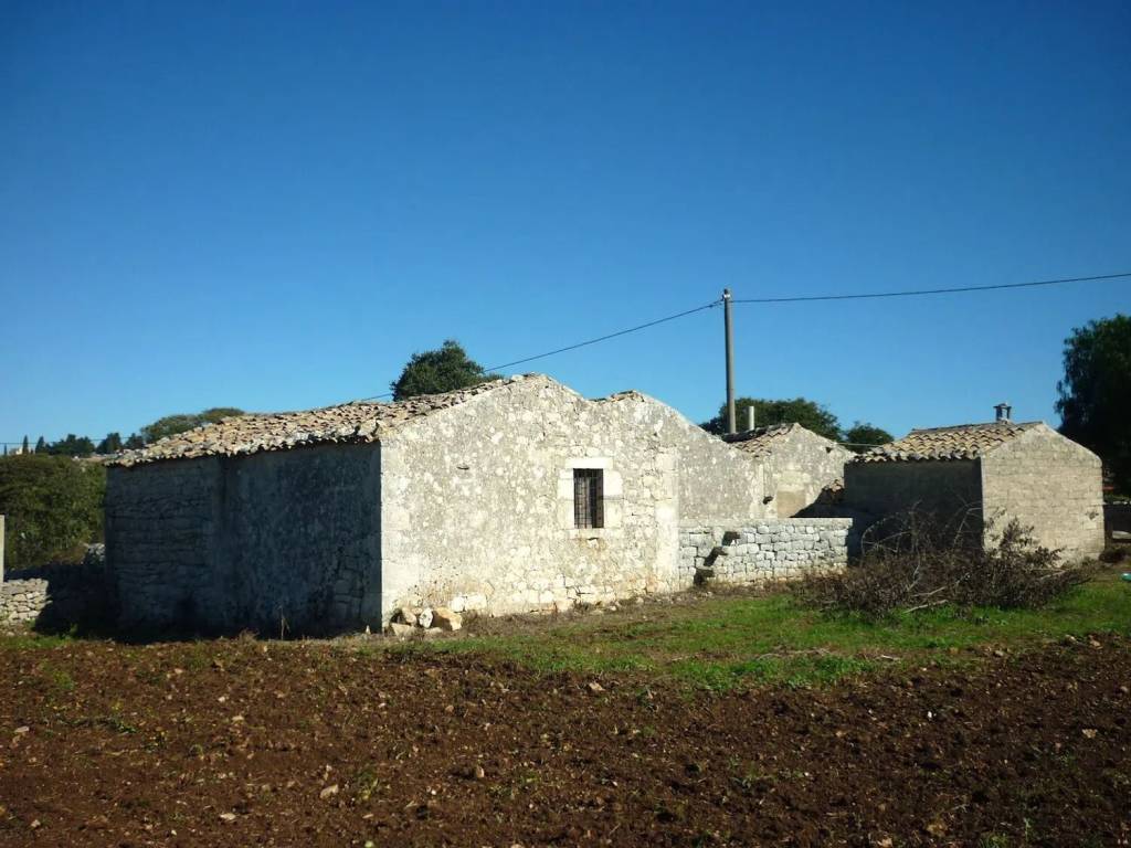 casa indipendente in vendita a Modica