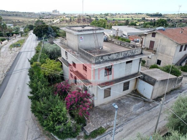 trivano in vendita a Modica in zona Sacro Cuore