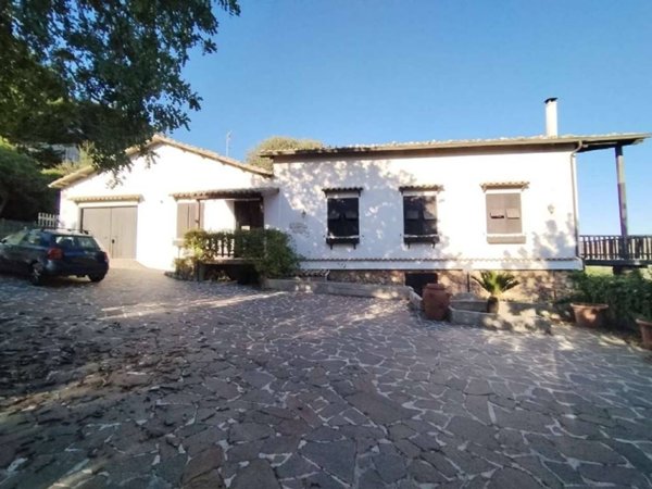 casa indipendente in vendita a Modica in zona Modica Alta