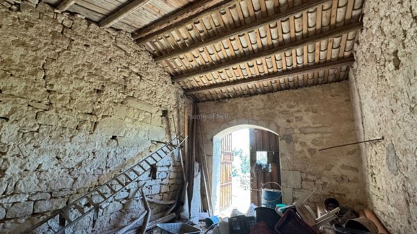 casa indipendente in vendita a Modica