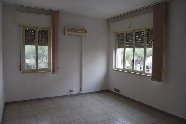 ufficio in vendita a Modica in zona Sacro Cuore