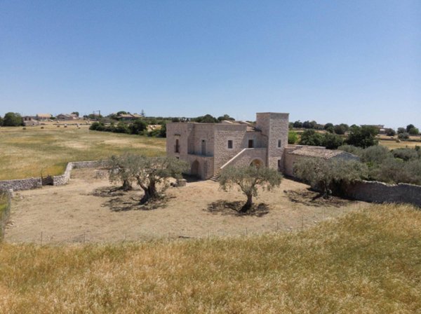 casa indipendente in vendita a Modica