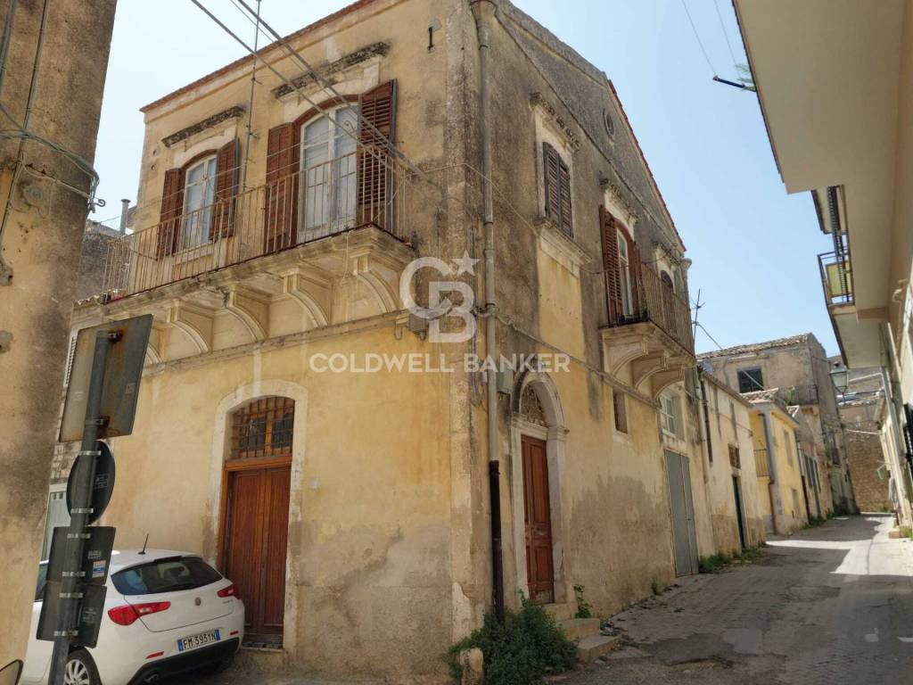 casa indipendente in vendita a Modica