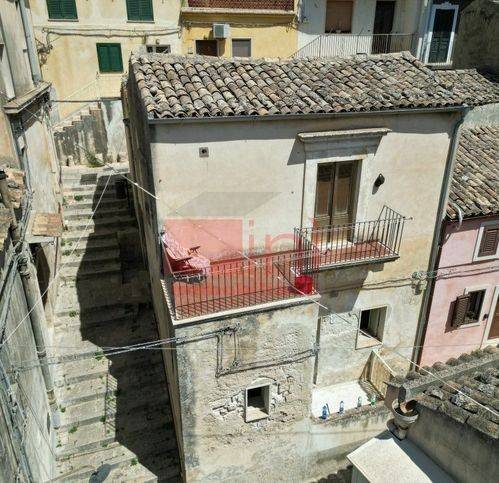 casa indipendente in vendita a Modica