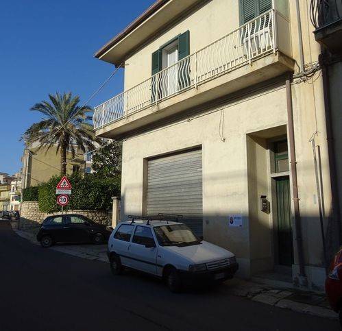 casa indipendente in vendita a Modica in zona Modica Alta