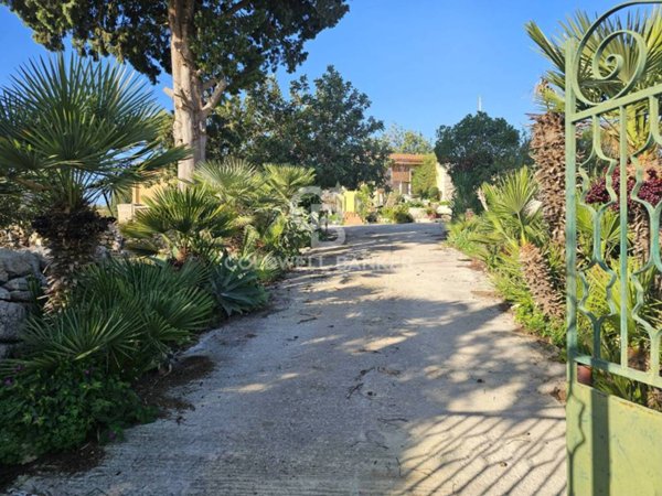 casa indipendente in vendita a Modica in zona Marina di Modica