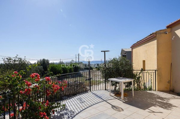 casa indipendente in vendita a Modica